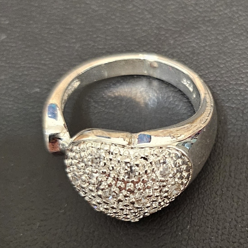 Elegant Silver Heart Ring